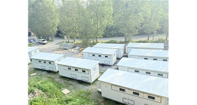 中；缧趾幽辖棺 推进移动鸡舍项目落地